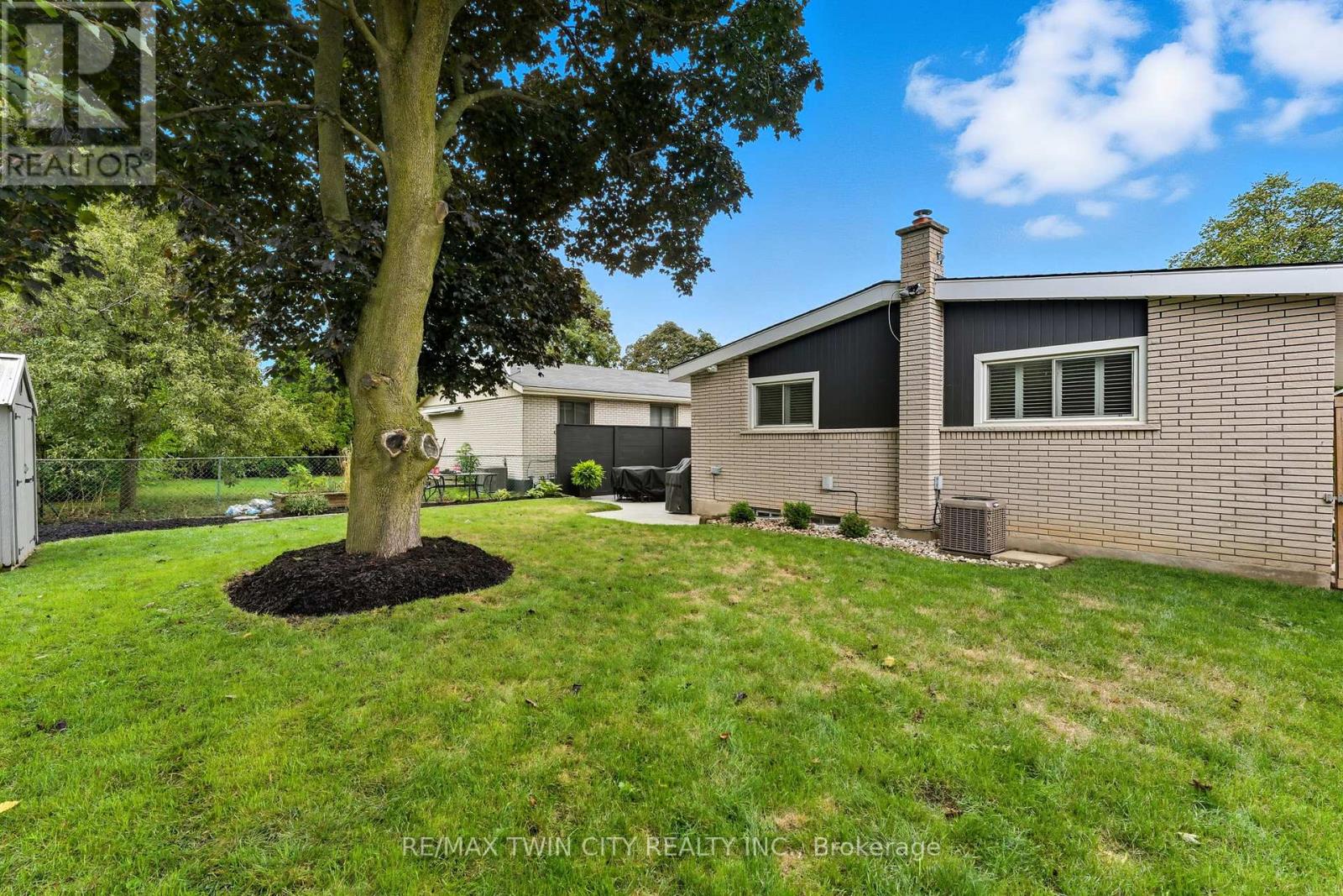 31 Buckingham Street, Brantford, Ontario  N3R 3A9 - Photo 27 - X12441903