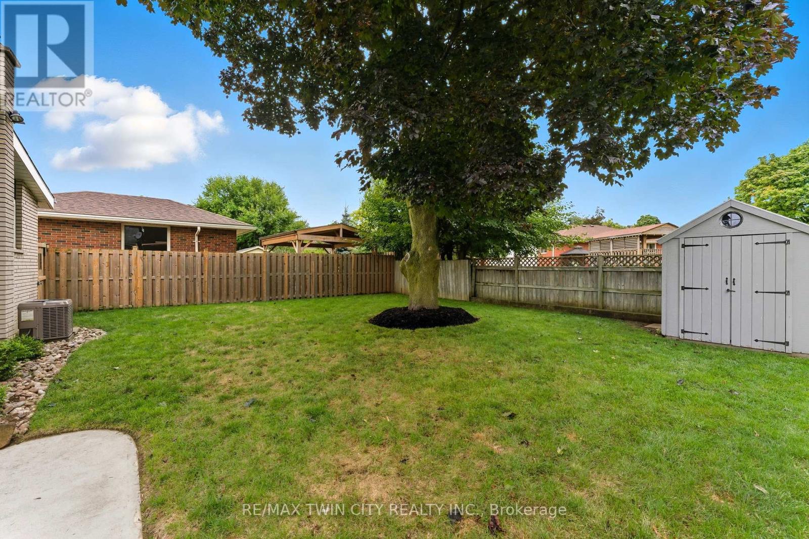 31 Buckingham Street, Brantford, Ontario  N3R 3A9 - Photo 28 - X12441903