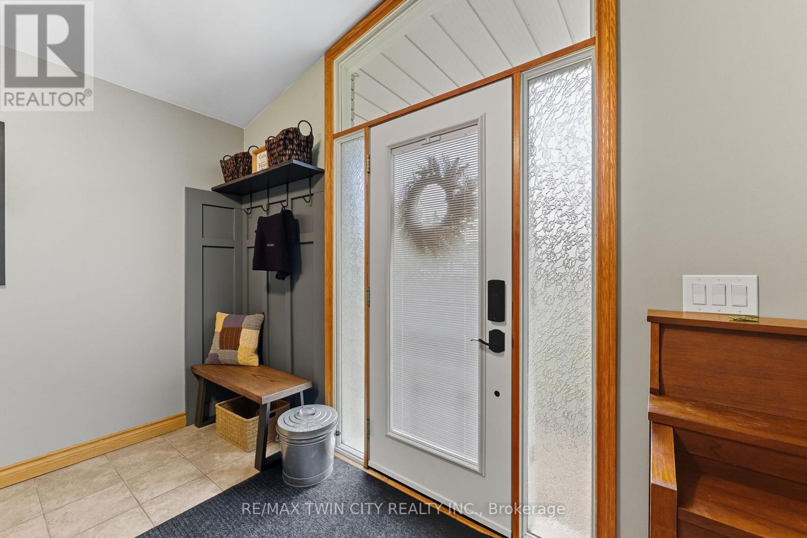 31 Buckingham Street, Brantford, Ontario  N3R 3A9 - Photo 5 - X12441903