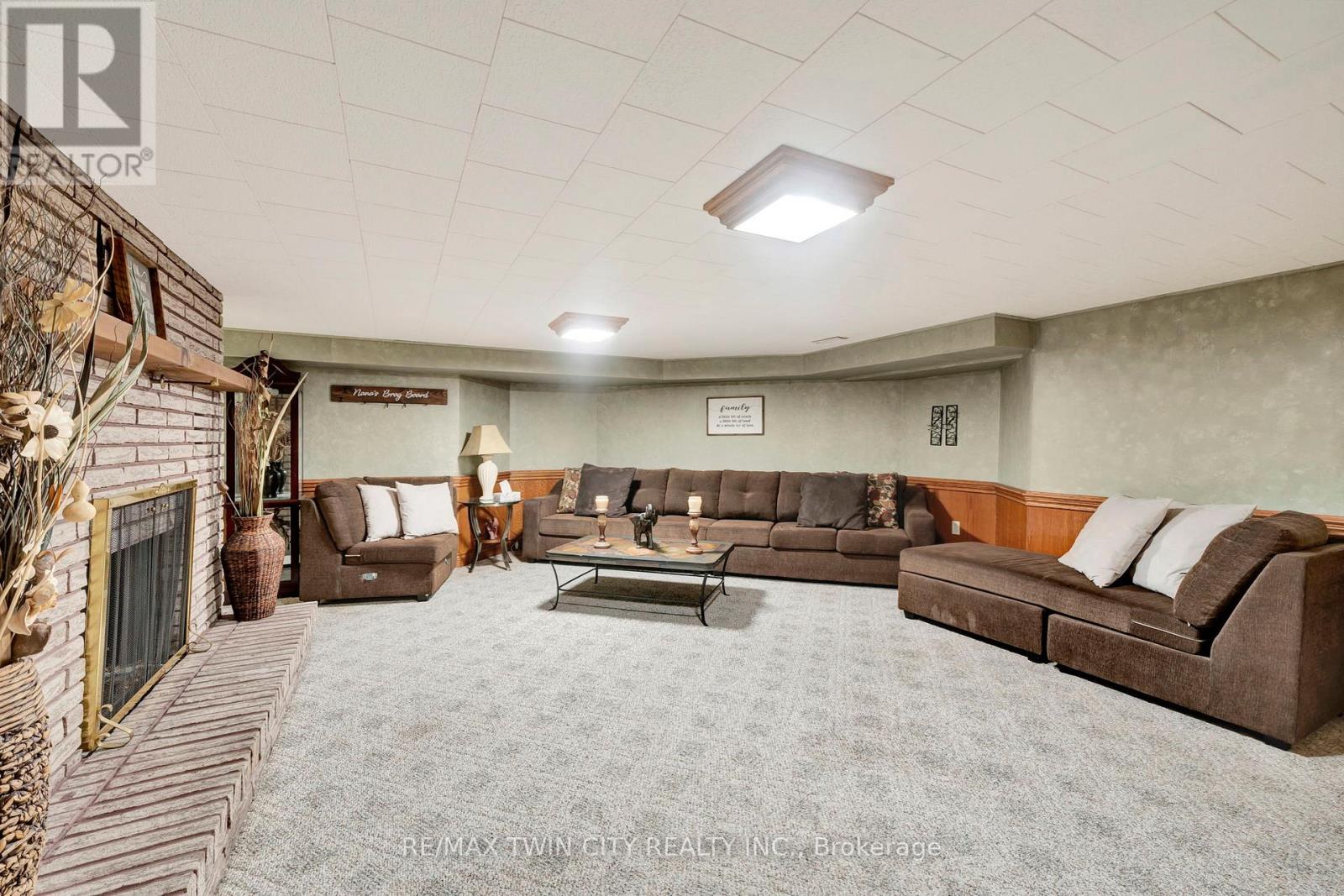 132 Oak Street, Norfolk, Ontario  N3Y 4S3 - Photo 34 - X12441904