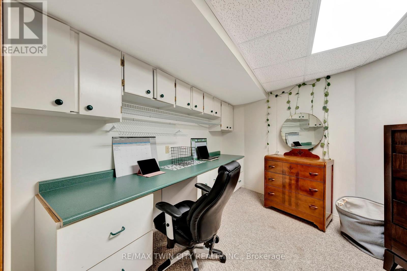 132 Oak Street, Norfolk, Ontario  N3Y 4S3 - Photo 37 - X12441904