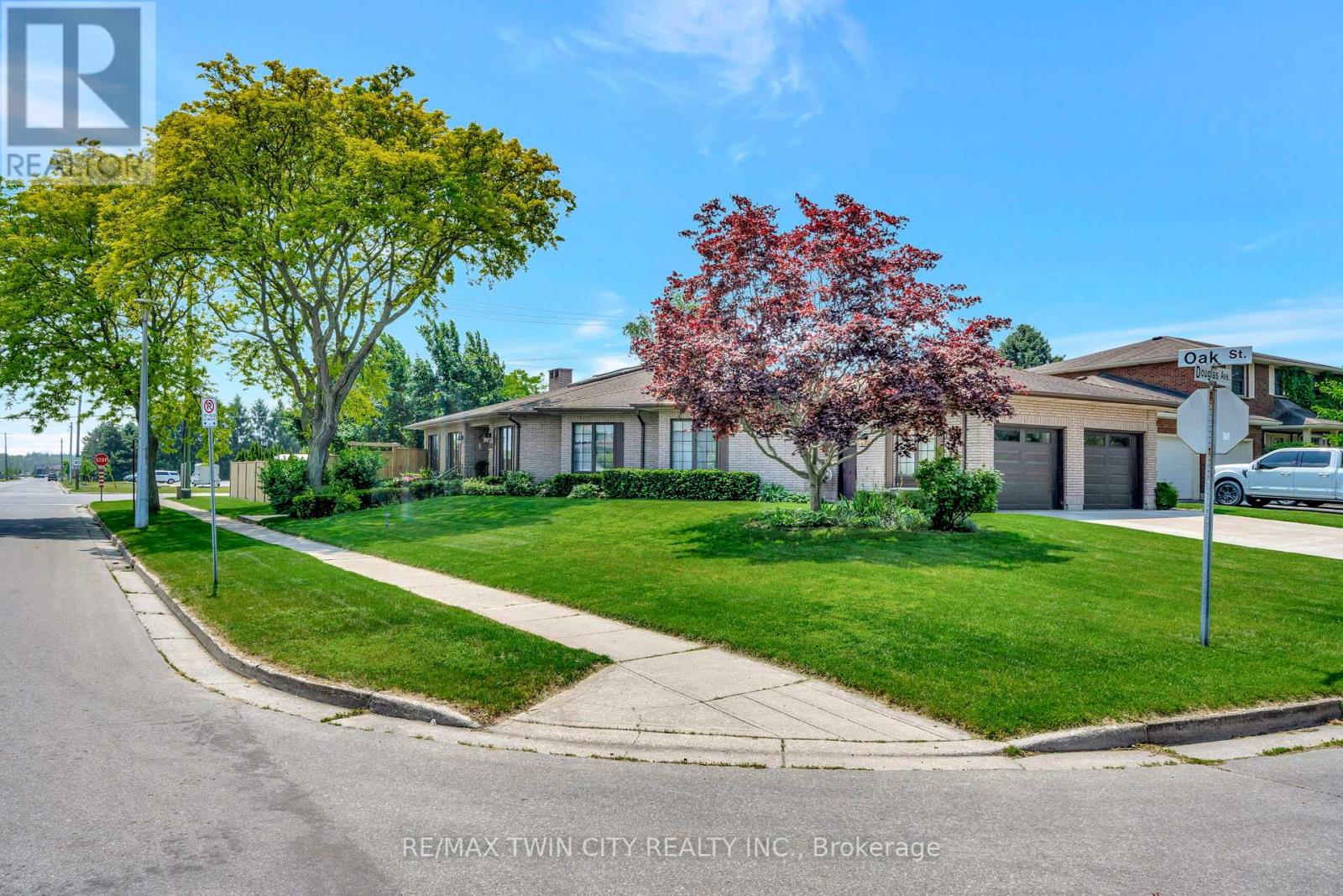 132 Oak Street, Norfolk, Ontario  N3Y 4S3 - Photo 5 - X12441904