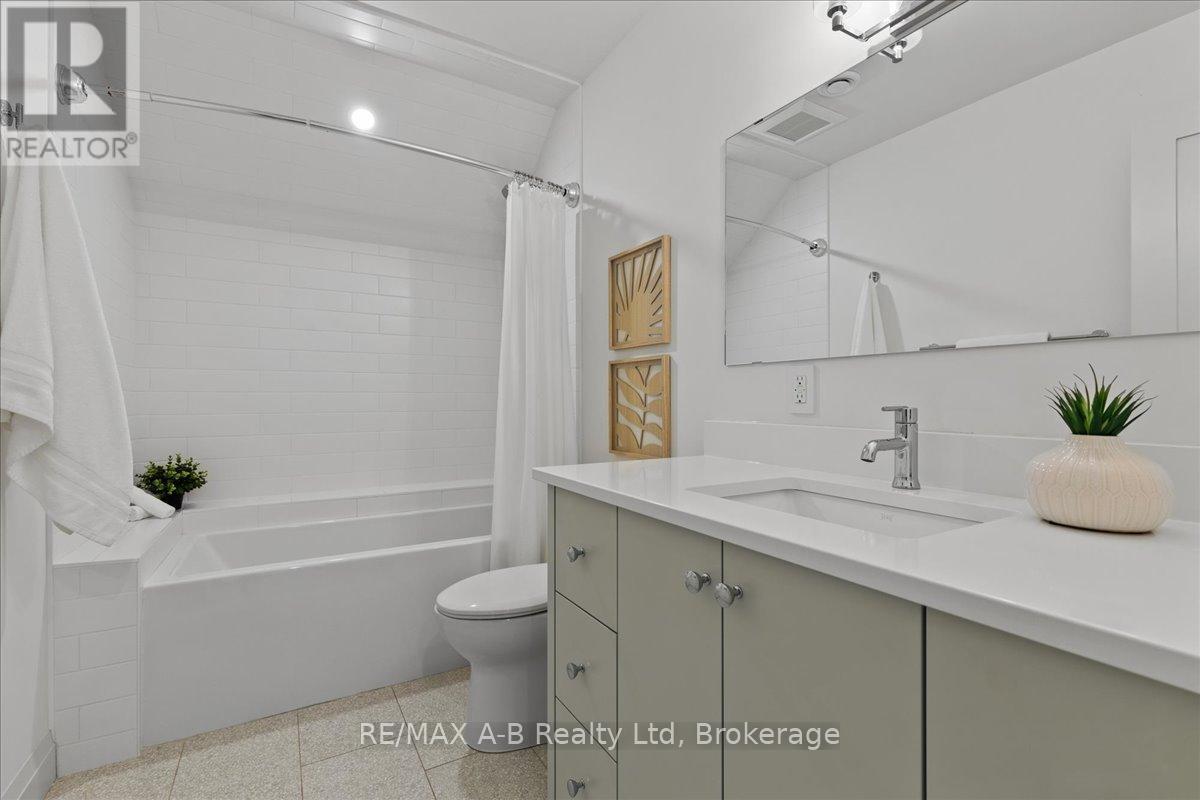 53 Worsley Street, Stratford, Ontario  N5A 1B8 - Photo 28 - X12441922