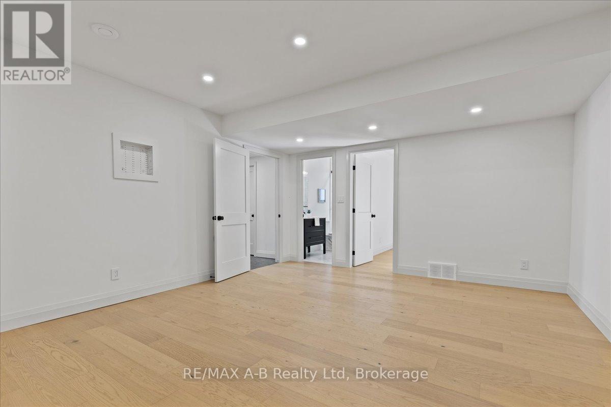 53 Worsley Street, Stratford, Ontario  N5A 1B8 - Photo 36 - X12441922