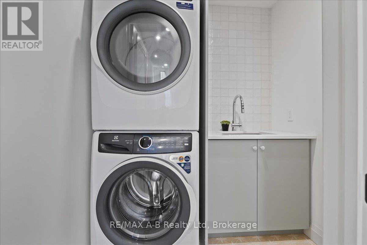 53 Worsley Street, Stratford, Ontario  N5A 1B8 - Photo 38 - X12441922