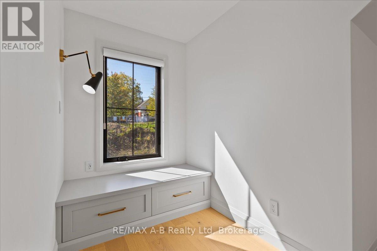53 Worsley Street, Stratford, Ontario  N5A 1B8 - Photo 40 - X12441922
