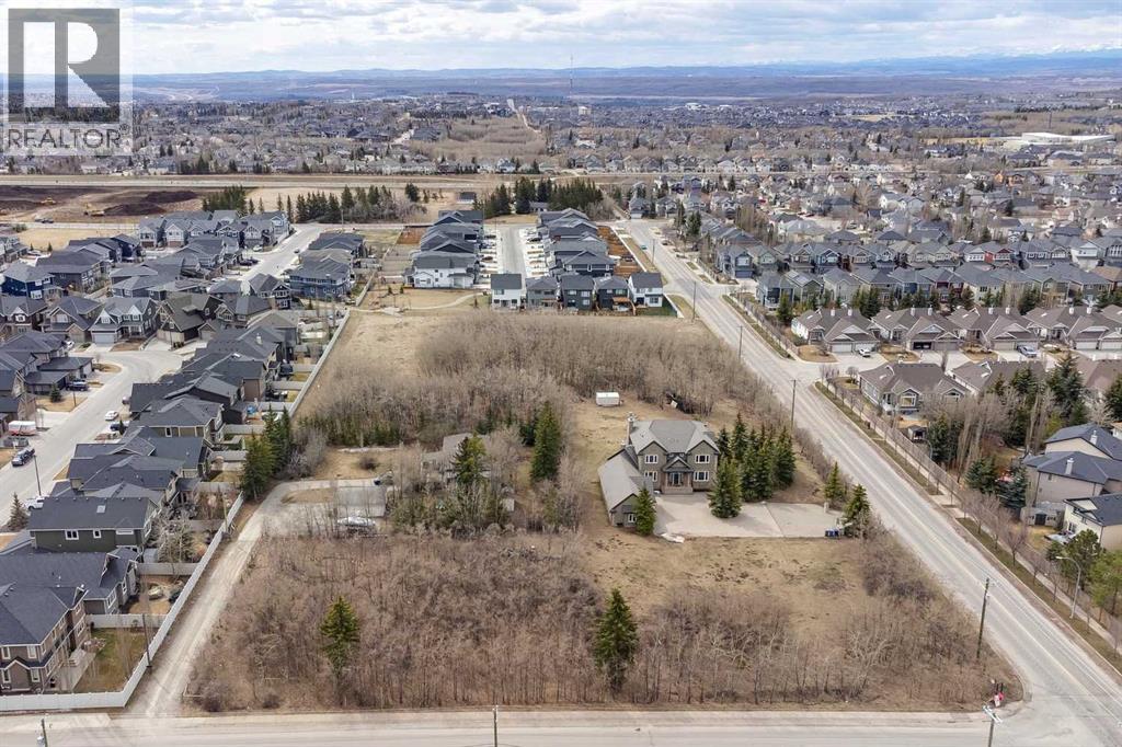 1010 77 Street Sw, Calgary, Alberta  T3H 4C3 - Photo 3 - A2230229
