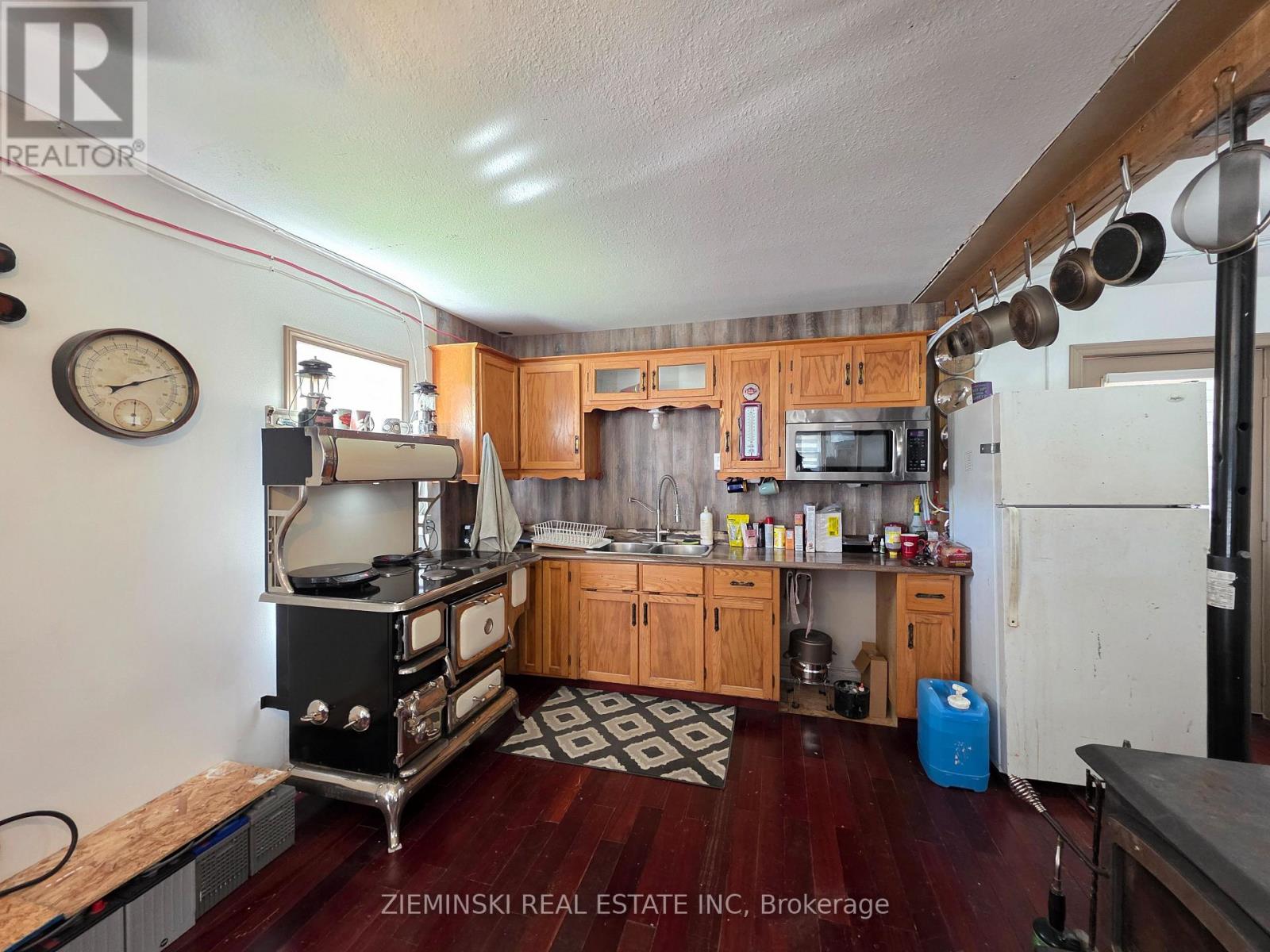 2414 Pearl Street, Black River-Matheson, Ontario P0K 1C0 - Photo 4 - T12278438