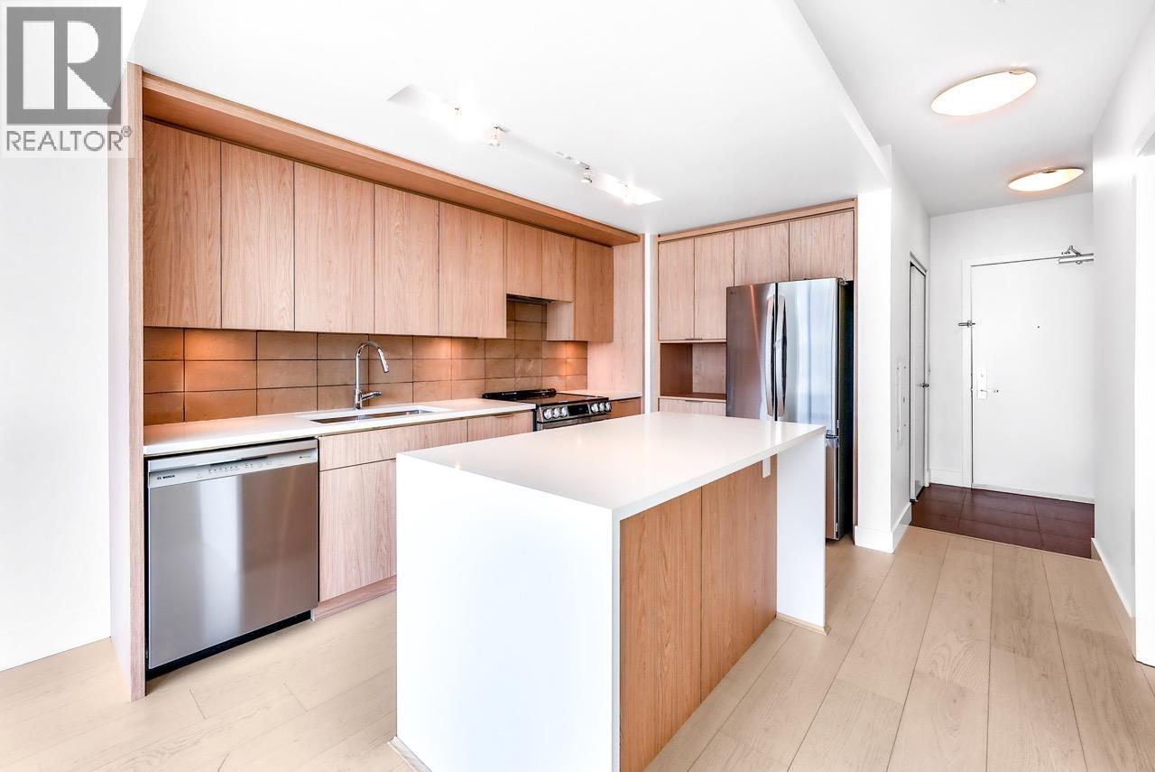 1406 1320 CHESTERFIELD AVENUE, North Vancouver, British Columbia