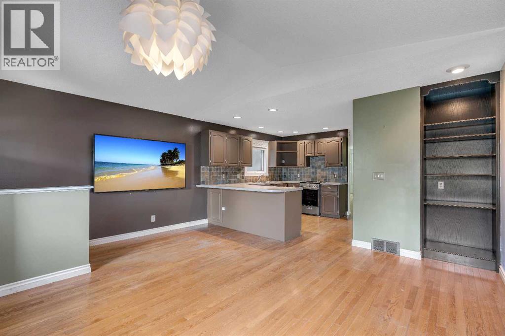 2638 26a Street Sw, Calgary, Alberta  T3E 2C7 - Photo 17 - A2257548