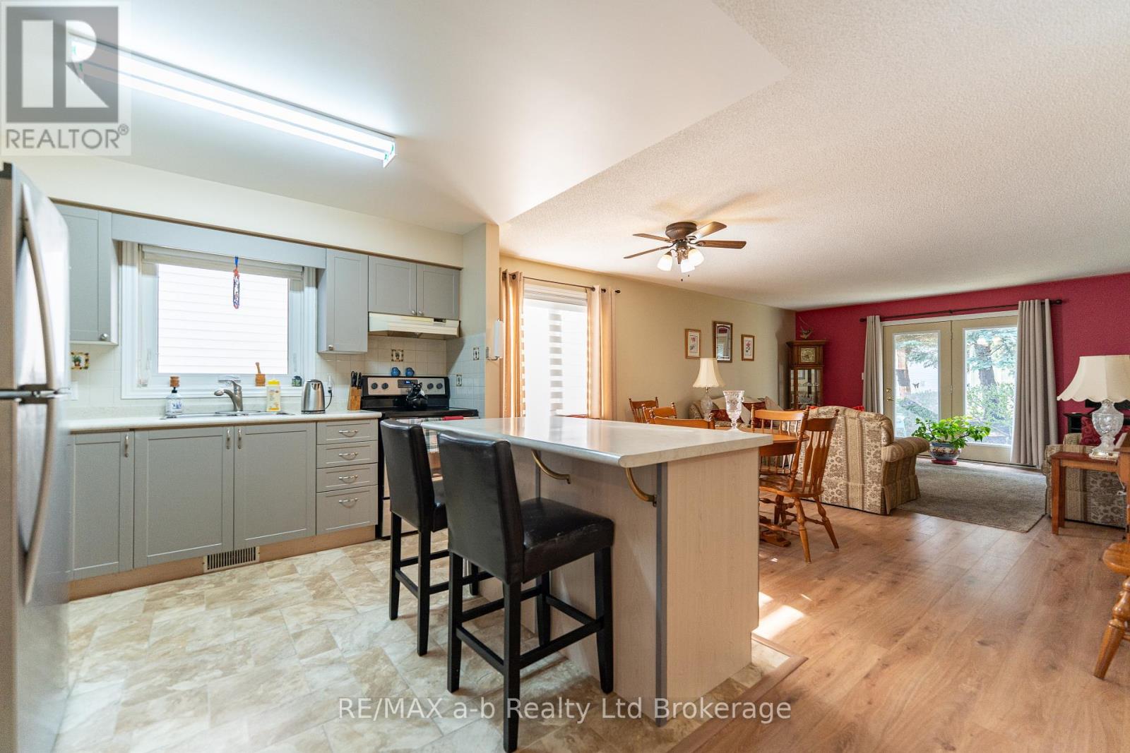 19 Brasher Drive, Tillsonburg, Ontario  N4G 5T2 - Photo 13 - X12441921