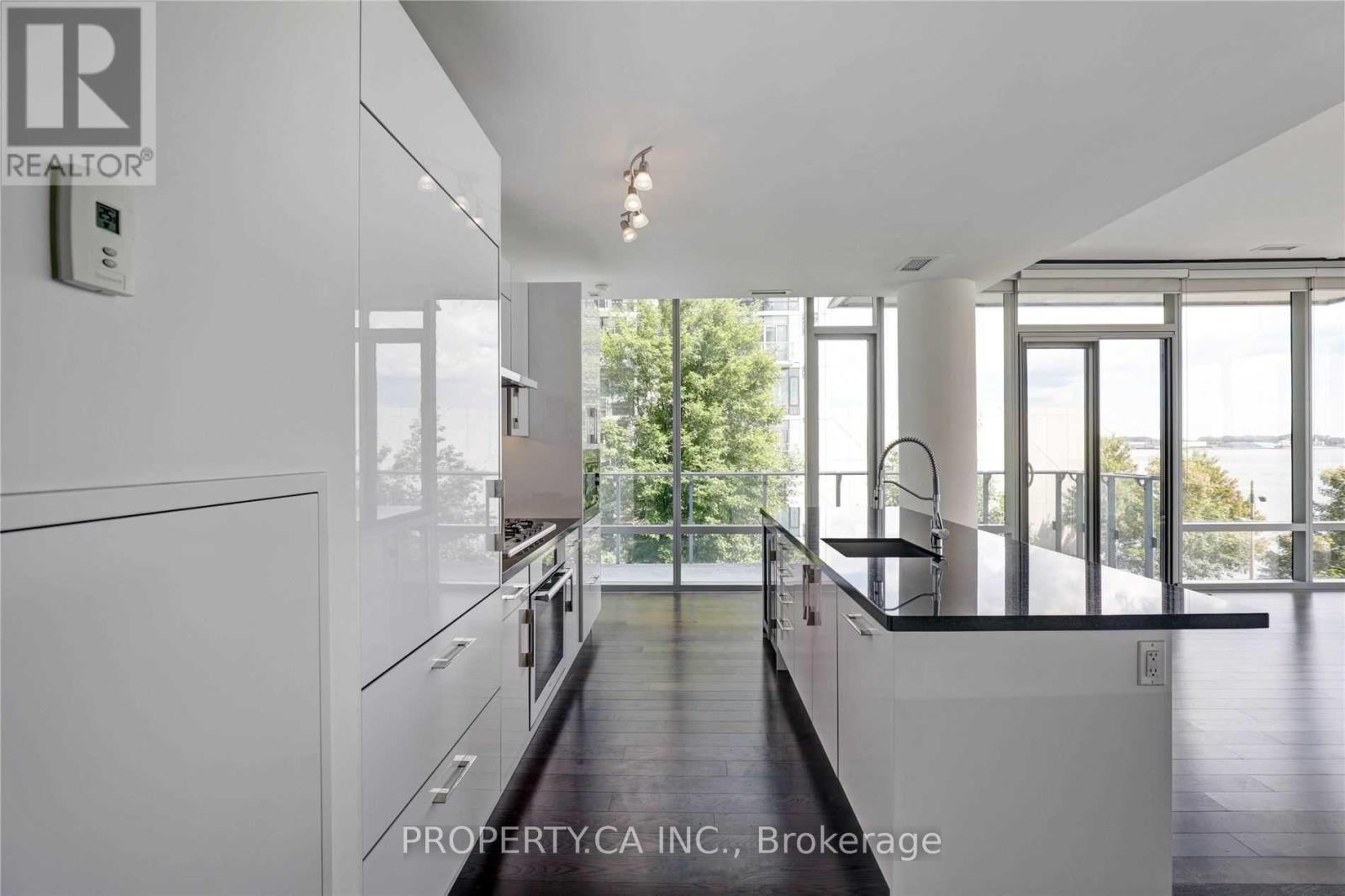 314 - 39 Queens Quay E, Toronto, Ontario  M5E 0A5 - Photo 9 - C12364225