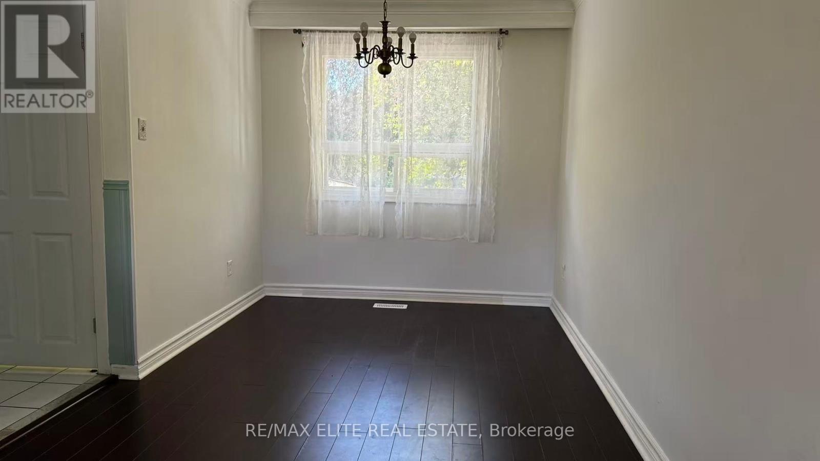 Main Floor - 172 Felix Road, Richmond Hill, Ontario  L4C 3M9 - Photo 2 - N12441930