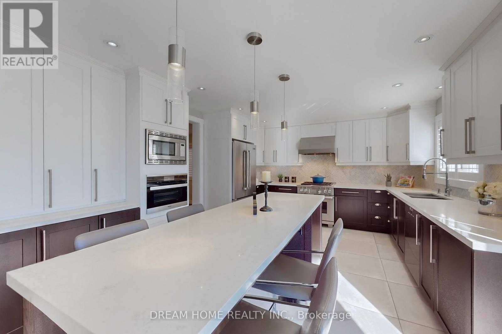 47 Venetian Crescent, Vaughan, Ontario  L4L 5E6 - Photo 11 - N12441933