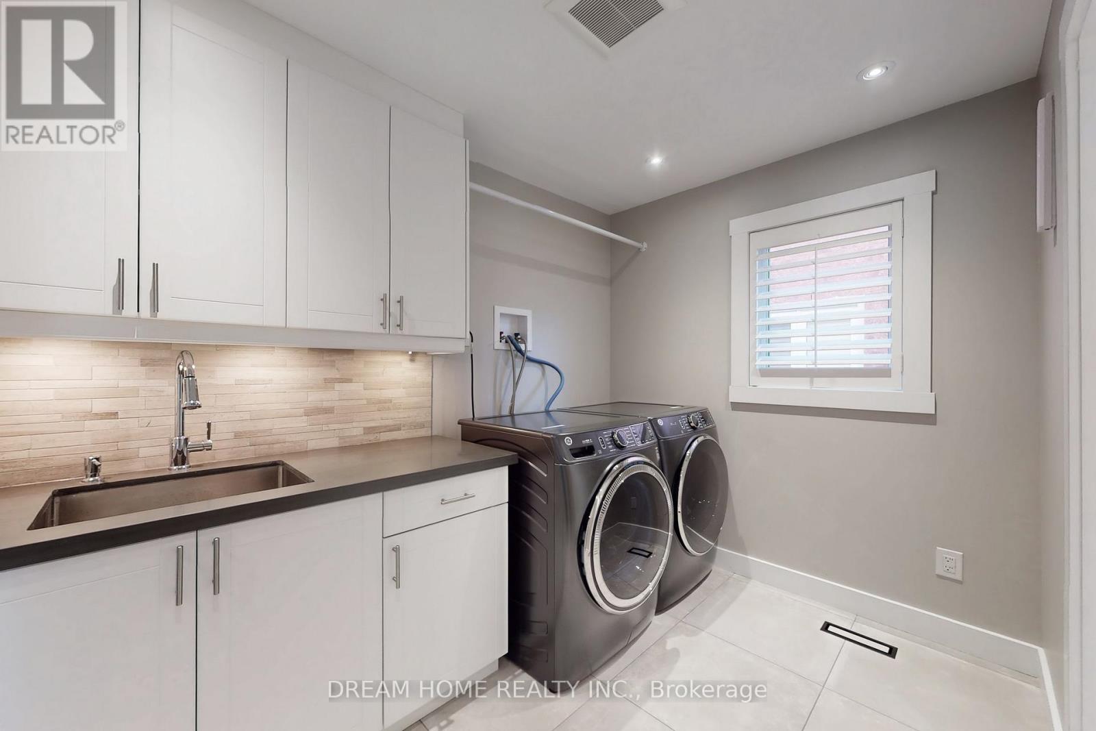 47 Venetian Crescent, Vaughan, Ontario  L4L 5E6 - Photo 16 - N12441933