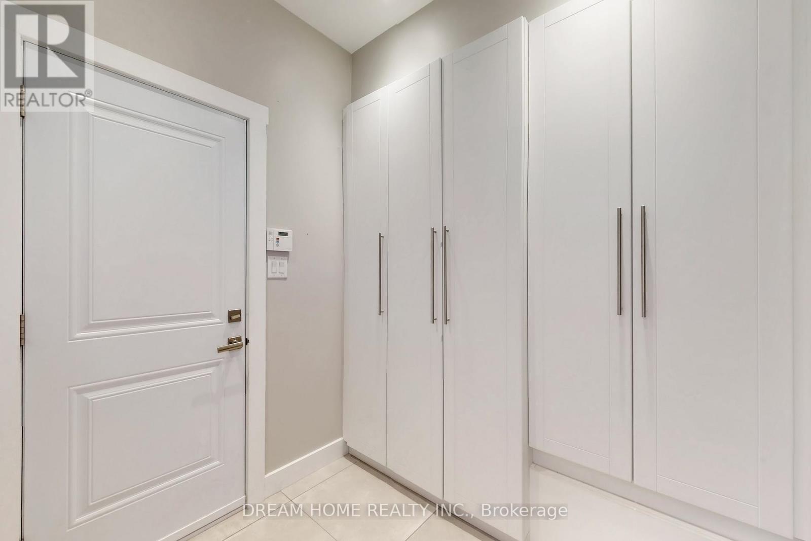 47 Venetian Crescent, Vaughan, Ontario  L4L 5E6 - Photo 17 - N12441933