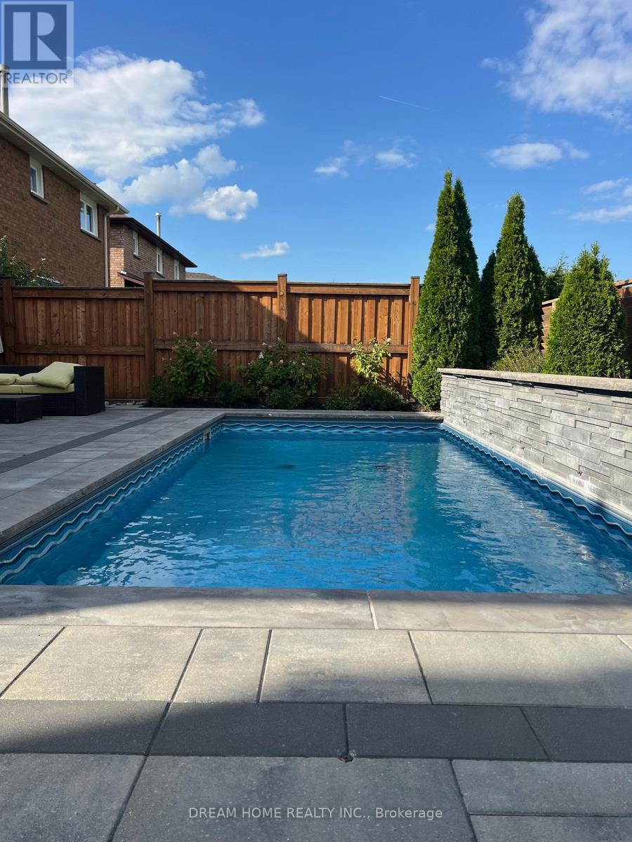 47 Venetian Crescent, Vaughan, Ontario  L4L 5E6 - Photo 36 - N12441933