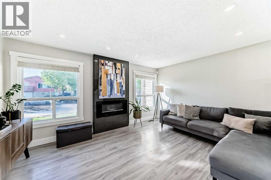 3920 44 Avenue Ne, Calgary, Alberta  T1Y 5V8 - Photo 4 - A2250890