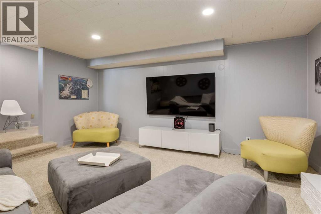 31 Silverstone Bay Nw, Calgary, Alberta  T3B 4Y8 - Photo 33 - A2259037