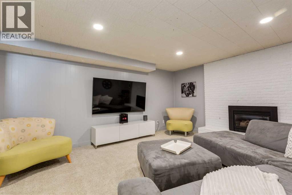 31 Silverstone Bay Nw, Calgary, Alberta  T3B 4Y8 - Photo 31 - A2259037