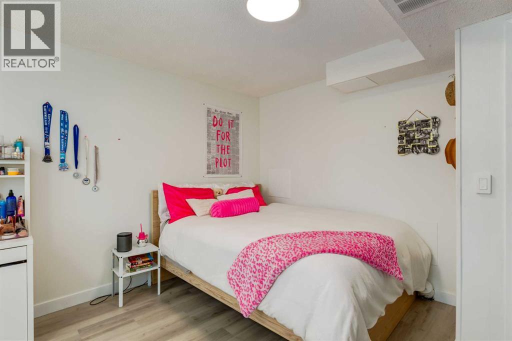 31 Silverstone Bay Nw, Calgary, Alberta  T3B 4Y8 - Photo 35 - A2259037