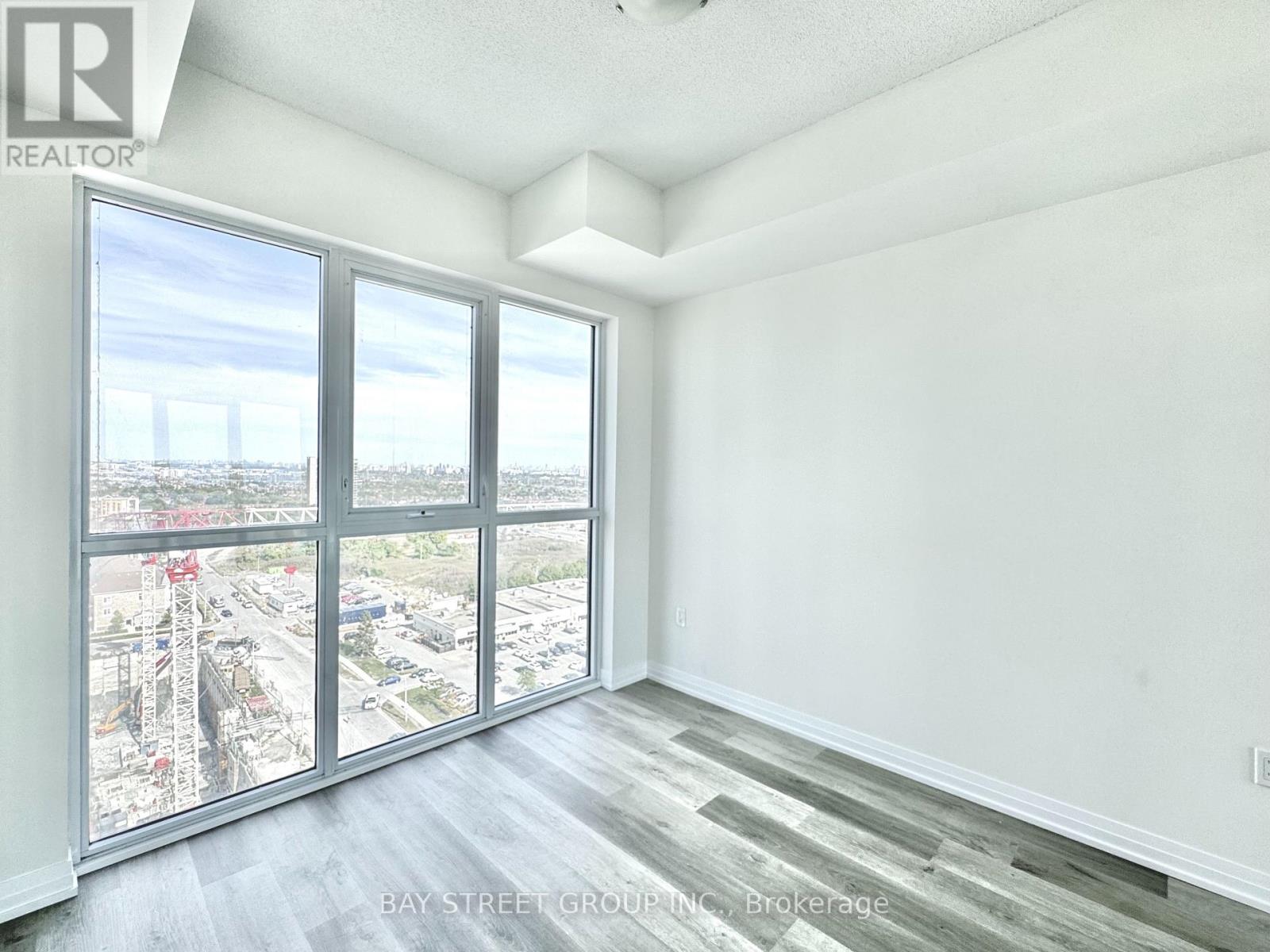 1510 - 15 Watergarden Drive, Mississauga, Ontario  L5R 0H4 - Photo 5 - W12441925