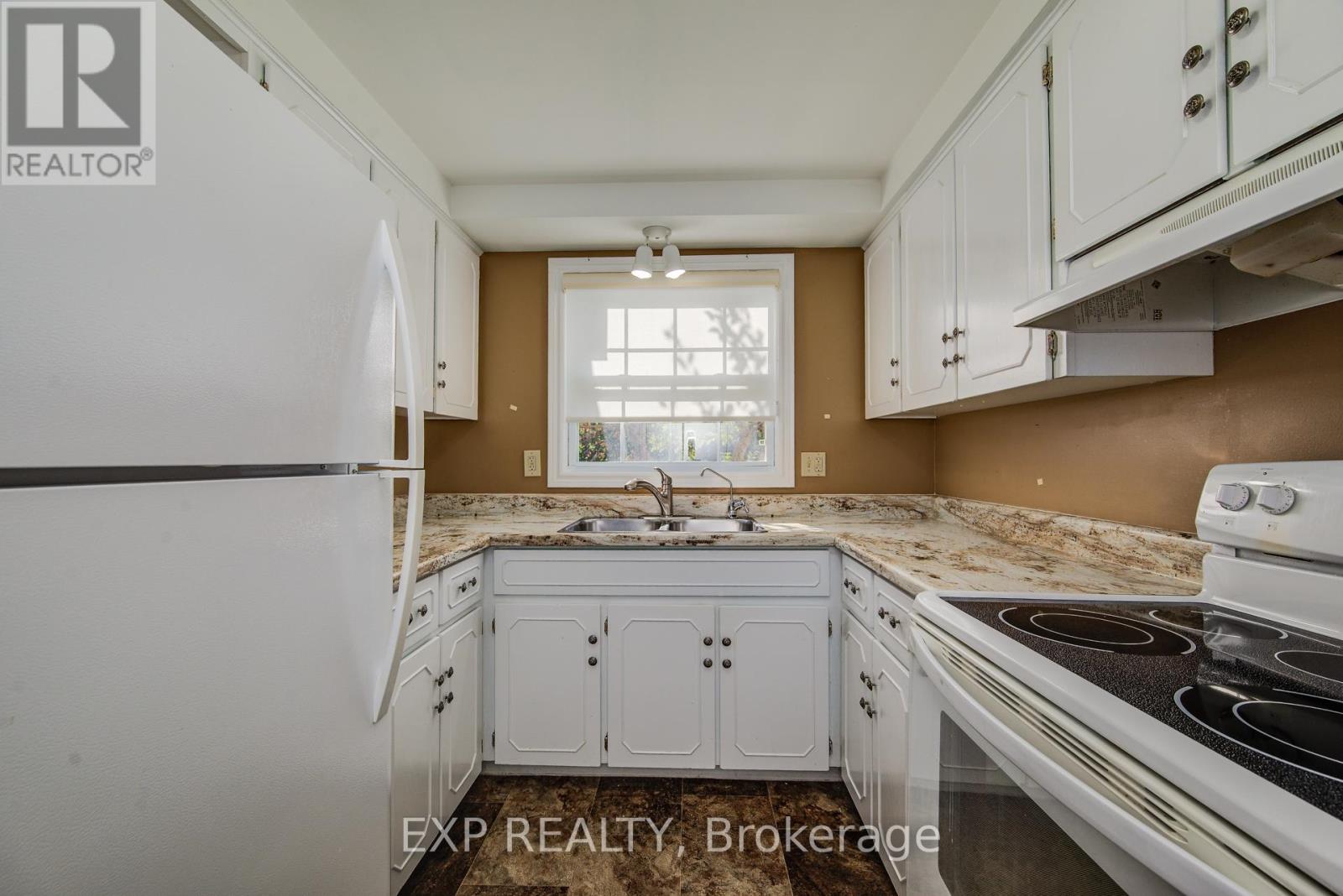 22 - 383 Edinburgh Street S, Guelph (Dovercliffe Park/old University), Ontario  N1G 2K7 - Photo 10 - X12441926