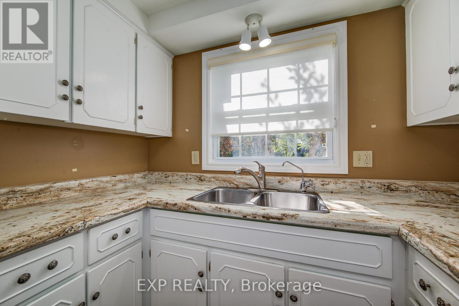 22 - 383 Edinburgh Street S, Guelph (Dovercliffe Park/old University), Ontario  N1G 2K7 - Photo 11 - X12441926