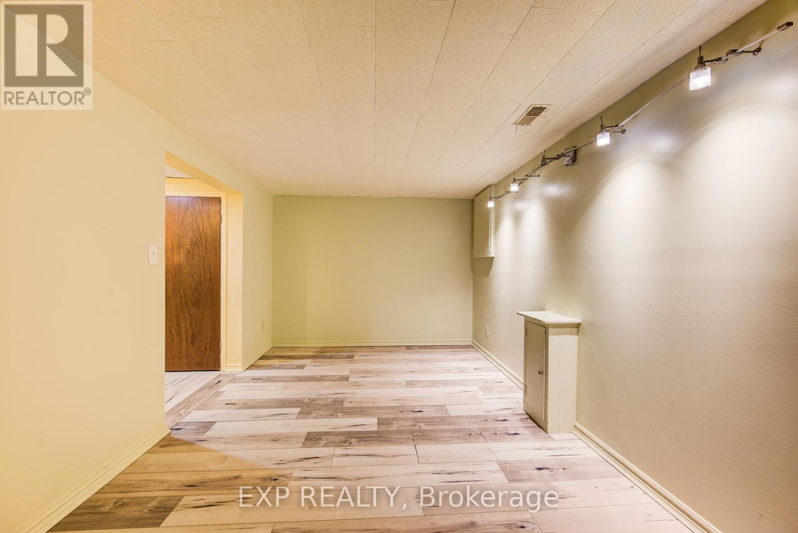 22 - 383 Edinburgh Street S, Guelph (Dovercliffe Park/old University), Ontario  N1G 2K7 - Photo 39 - X12441926