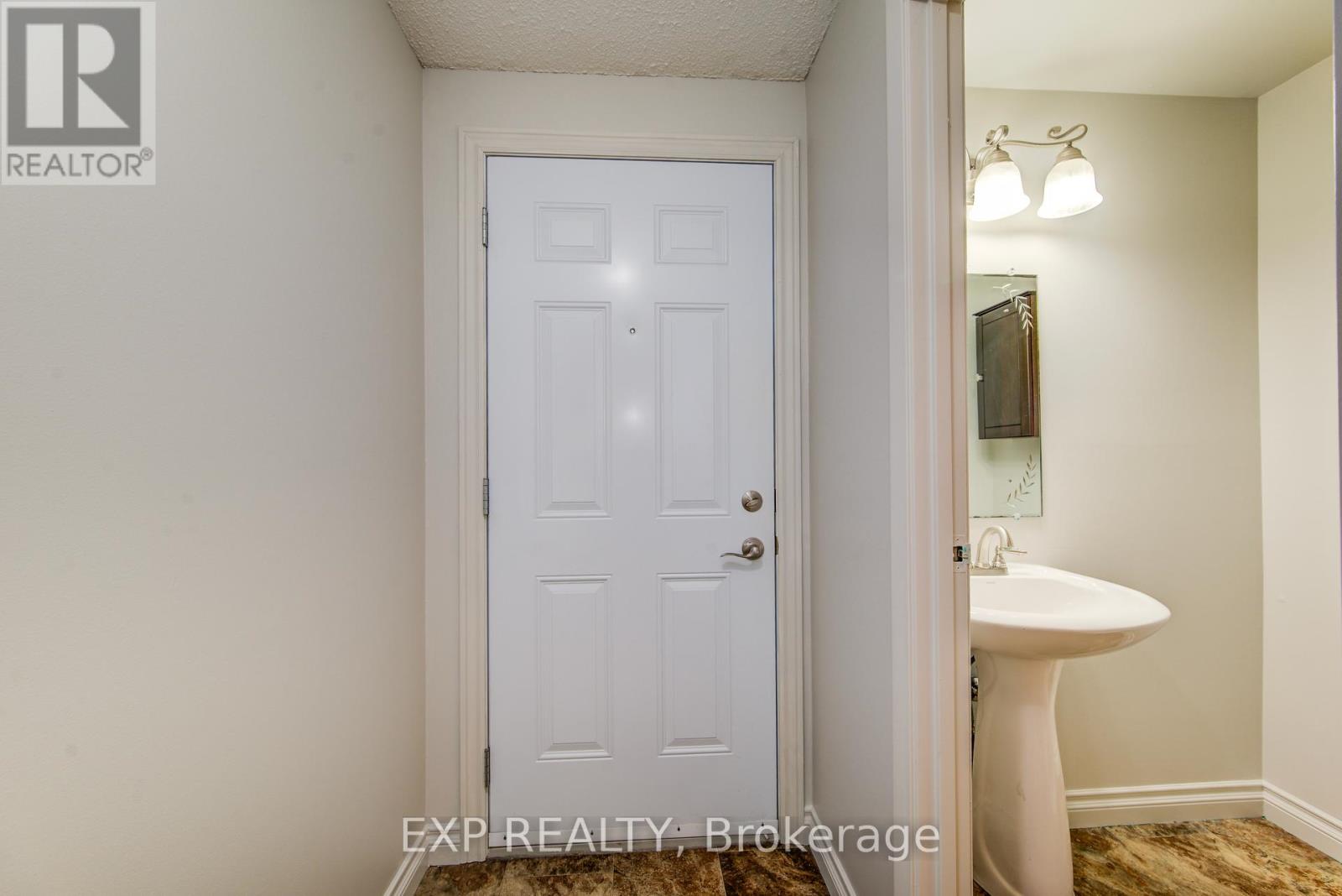 22 - 383 Edinburgh Street S, Guelph (Dovercliffe Park/old University), Ontario  N1G 2K7 - Photo 6 - X12441926