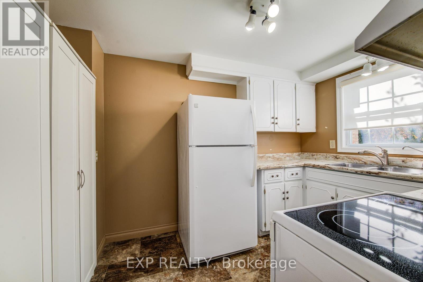 22 - 383 Edinburgh Street S, Guelph (Dovercliffe Park/old University), Ontario  N1G 2K7 - Photo 9 - X12441926