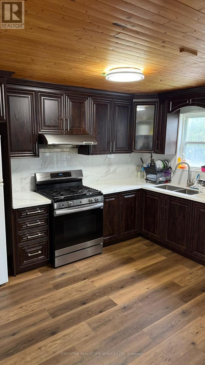 5460 Royal Manor Road, Niagara Falls, Ontario  L2G 1E3 - Photo 15 - X12441928