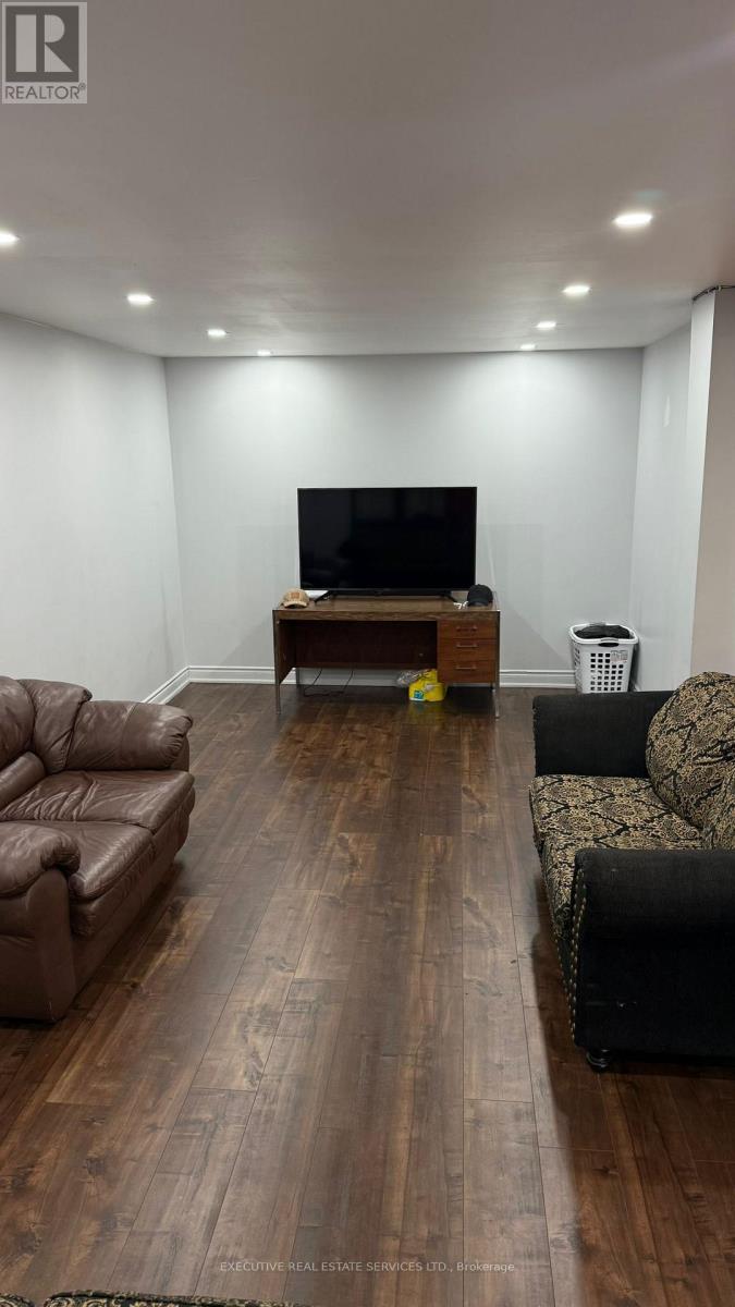 5460 Royal Manor Road, Niagara Falls, Ontario  L2G 1E3 - Photo 16 - X12441928