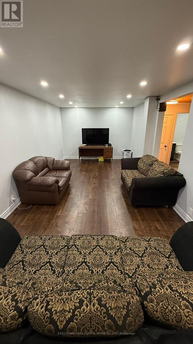 5460 Royal Manor Road, Niagara Falls, Ontario  L2G 1E3 - Photo 17 - X12441928