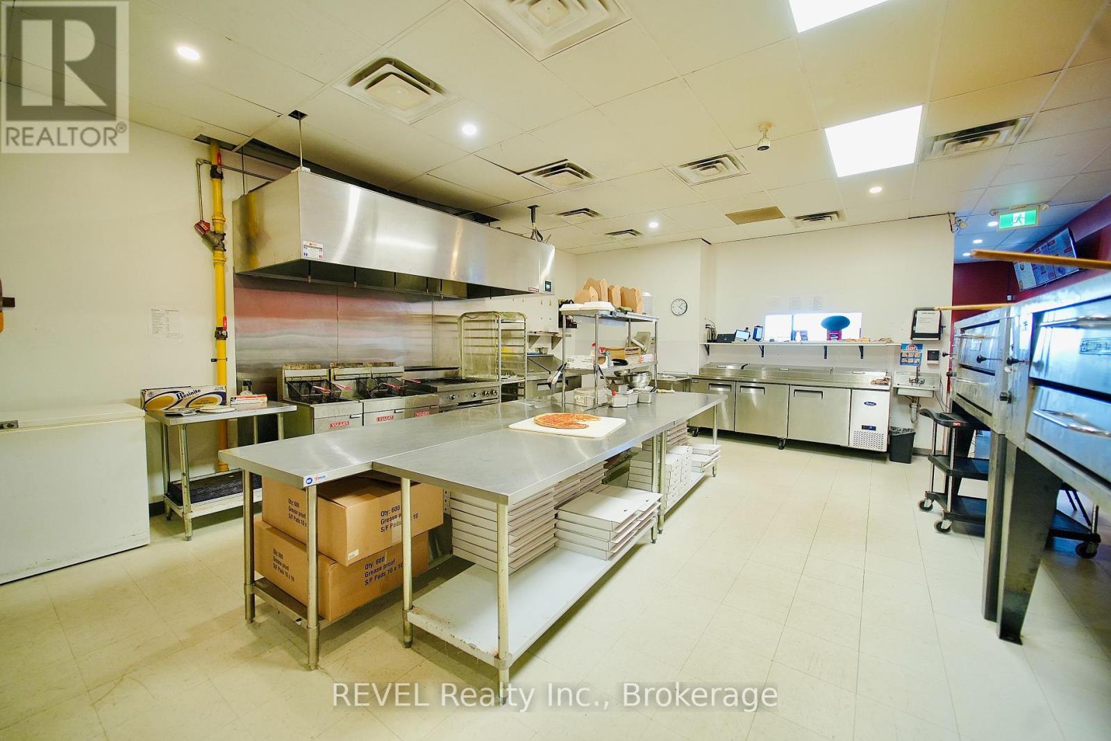 4 - 6080 Mcleod Road, Niagara Falls (Oldfield), Ontario  L2G 7T4 - Photo 5 - X12441951