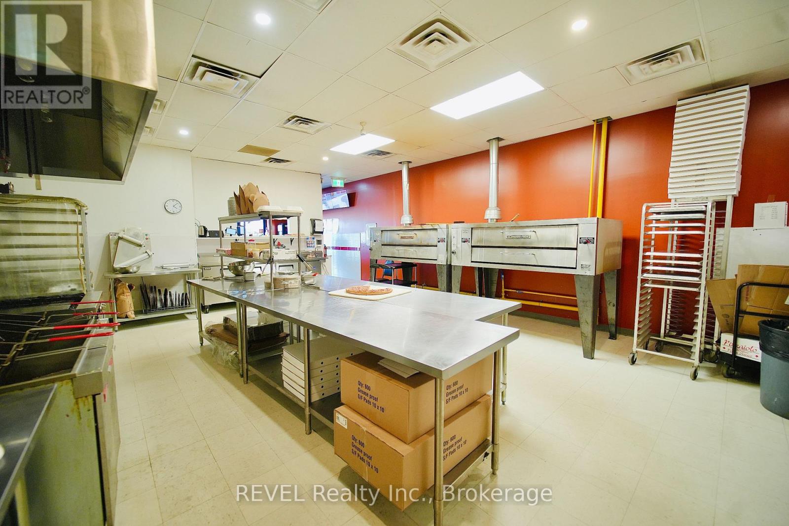 4 - 6080 Mcleod Road, Niagara Falls (Oldfield), Ontario  L2G 7T4 - Photo 6 - X12441951