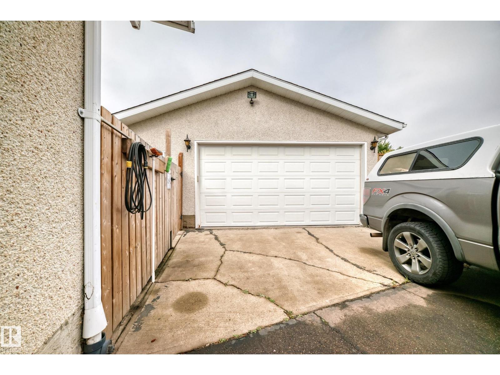 13046 32a St Nw, Edmonton, Alberta  T5A 3E5 - Photo 2 - E4460583