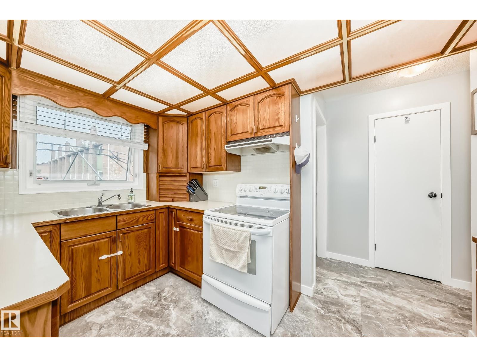 13046 32a St Nw, Edmonton, Alberta  T5A 3E5 - Photo 7 - E4460583