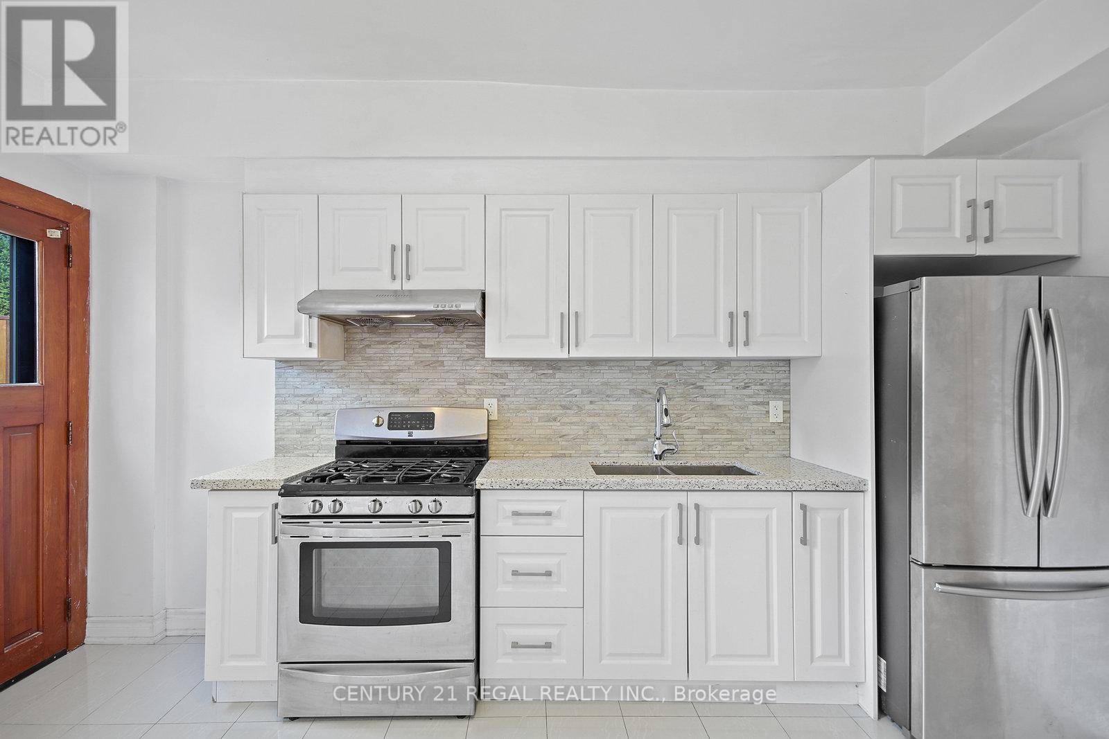 300 Montrose Avenue, Toronto, Ontario  M6G 3G8 - Photo 20 - C12441940