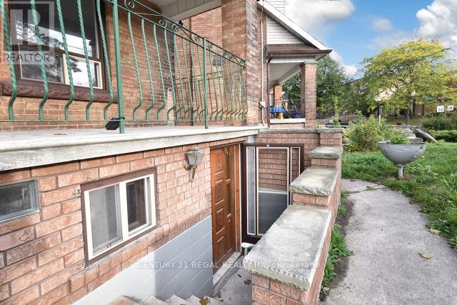 300 Montrose Avenue, Toronto, Ontario  M6G 3G8 - Photo 24 - C12441940