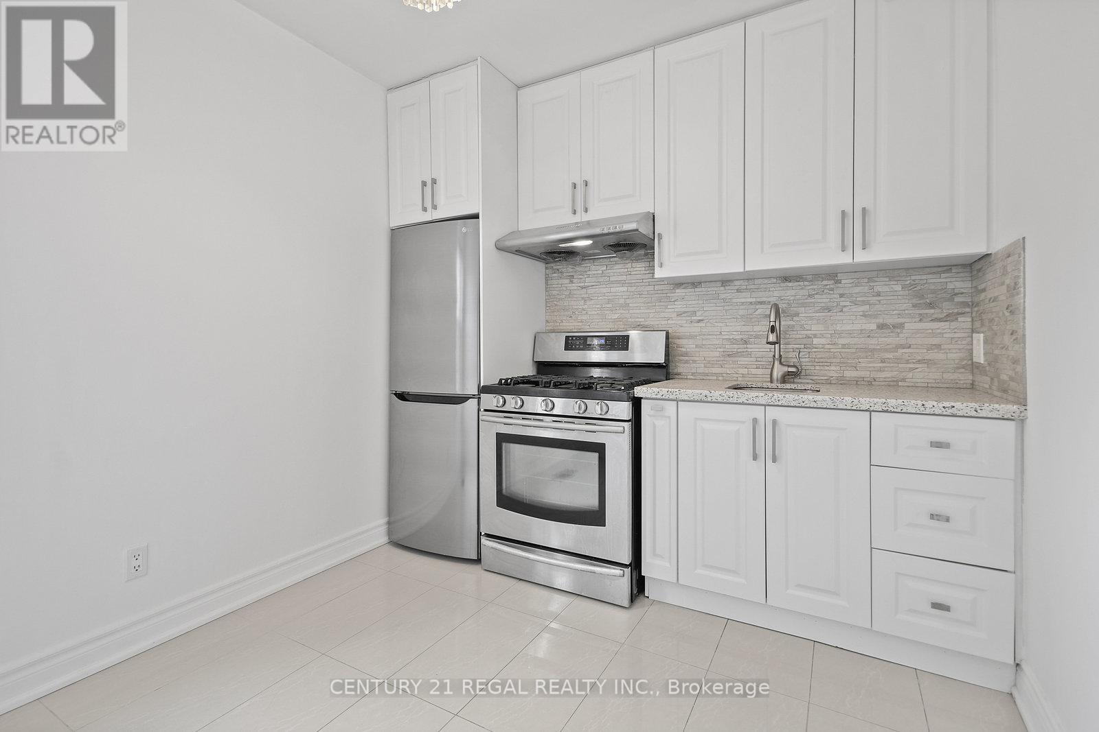 300 Montrose Avenue, Toronto, Ontario  M6G 3G8 - Photo 27 - C12441940