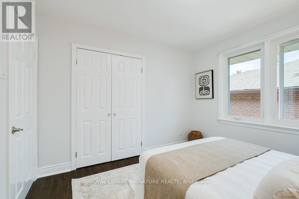 47 Sweeney Drive, Toronto, Ontario  M4A 1T4 - Photo 15 - C12441946