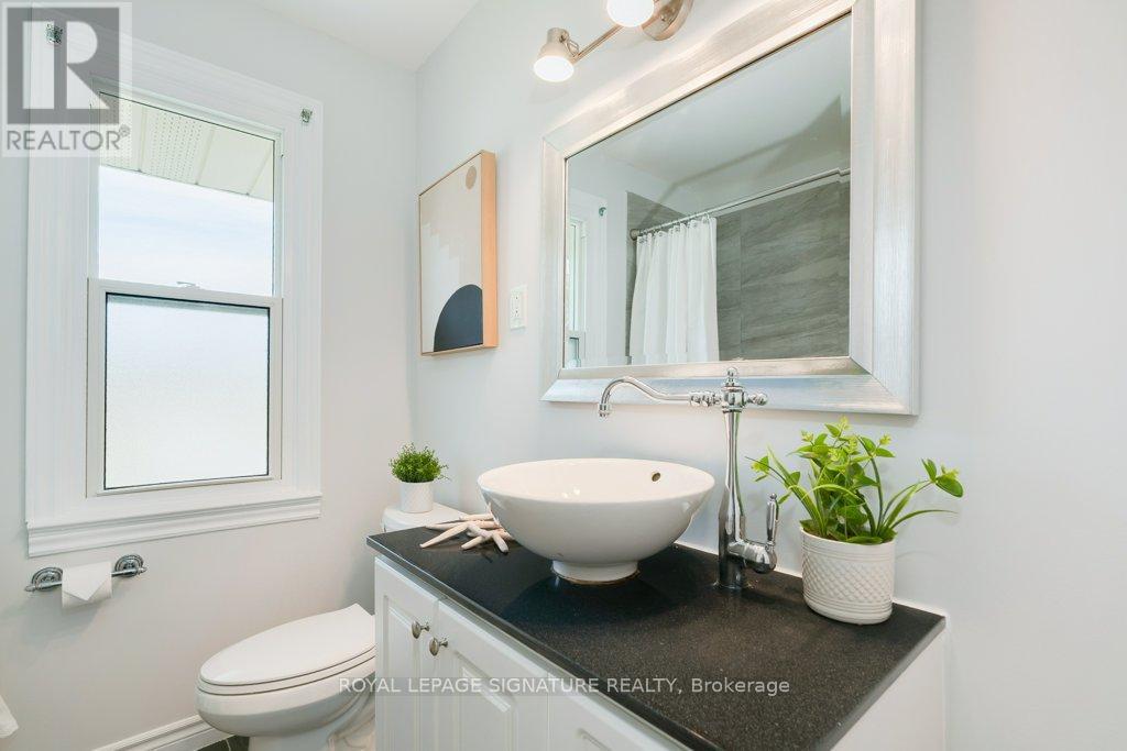 47 Sweeney Drive, Toronto, Ontario  M4A 1T4 - Photo 17 - C12441946