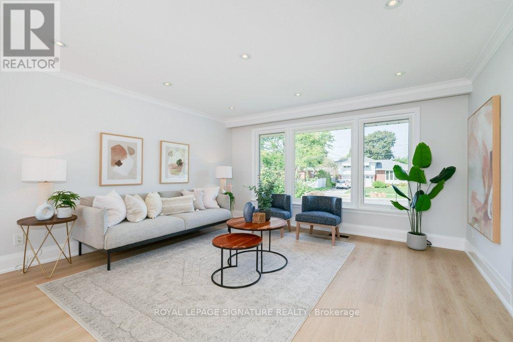 47 Sweeney Drive, Toronto, Ontario  M4A 1T4 - Photo 3 - C12441946