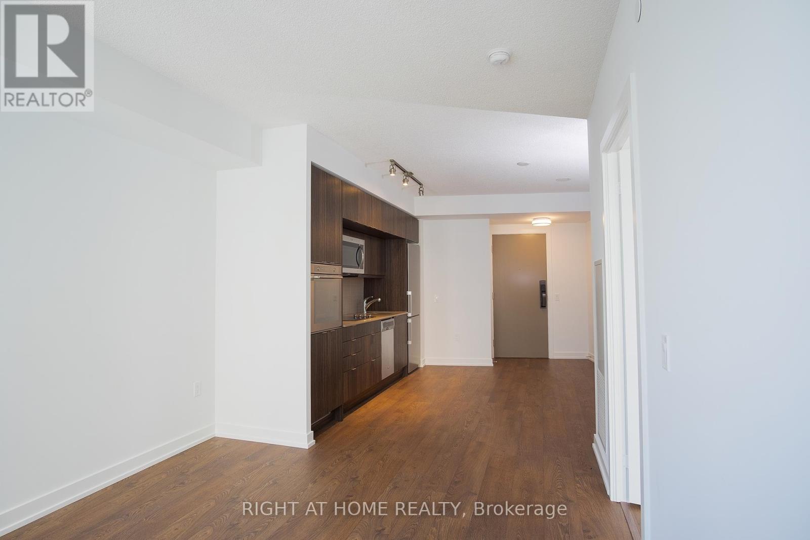 2709 - 10 York St Street, Toronto, Ontario  M5J 0E1 - Photo 4 - C12441949