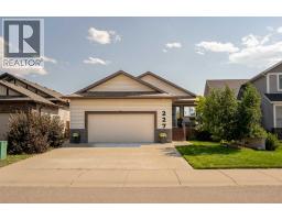 227 Mt Sundial Court W Sunridge, Lethbridge, Ca