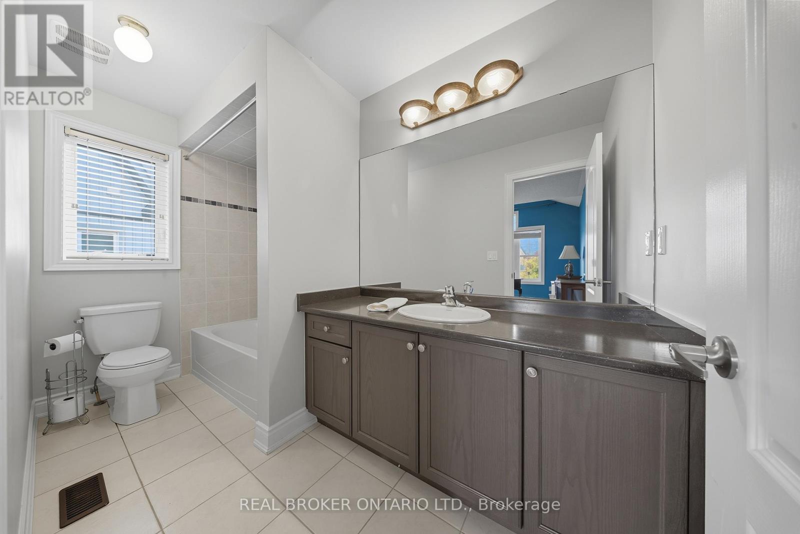 203 Gold Park Gate, Essa, Ontario  L3W 0B5 - Photo 26 - N12441954