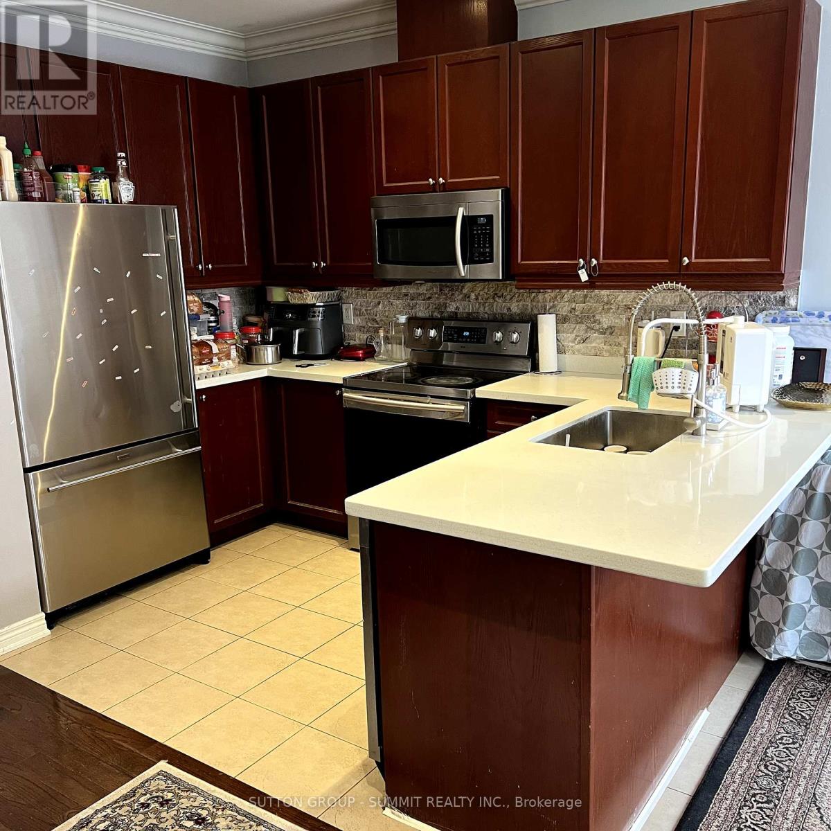 527 Coach Drive, Mississauga, Ontario  L5R 0C3 - Photo 15 - W12441935