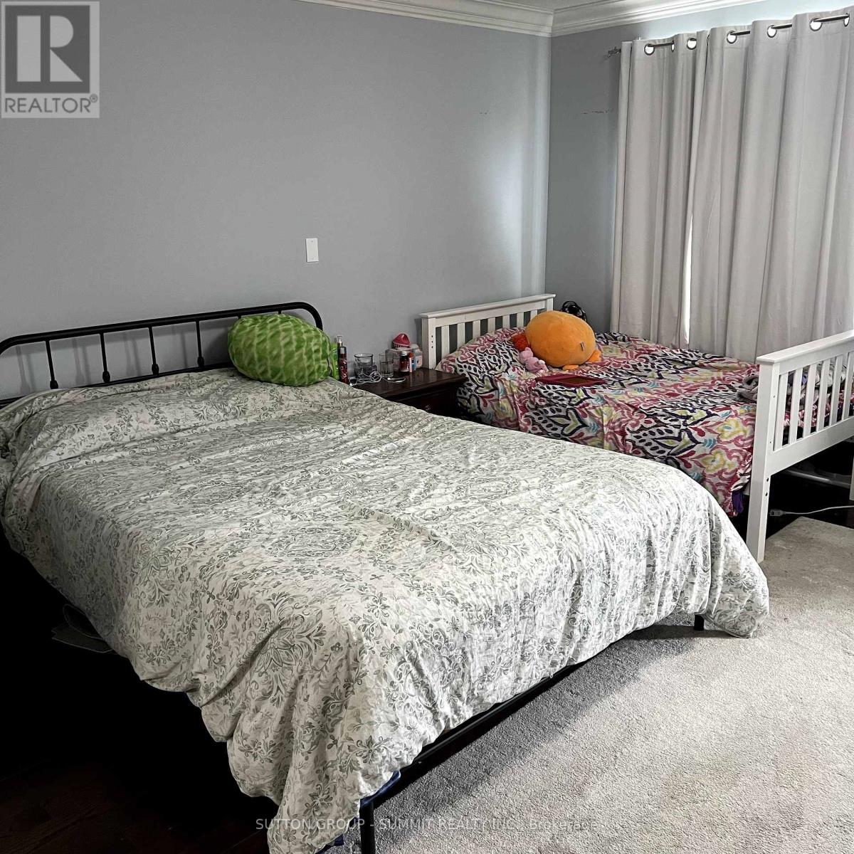 527 Coach Drive, Mississauga, Ontario  L5R 0C3 - Photo 25 - W12441935