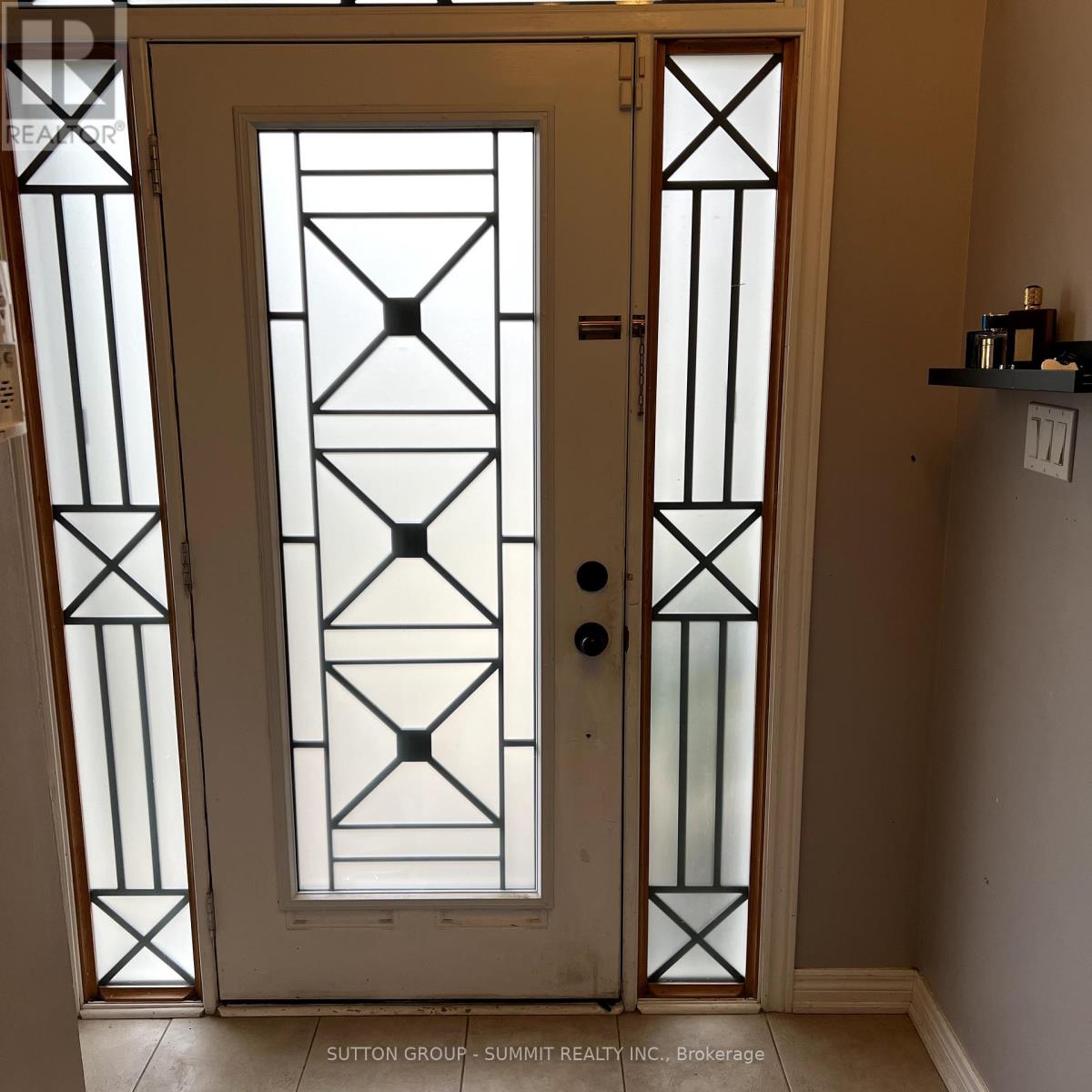 527 Coach Drive, Mississauga, Ontario  L5R 0C3 - Photo 3 - W12441935